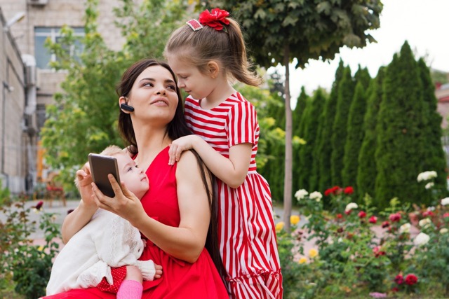 mompreneur avec son enfant